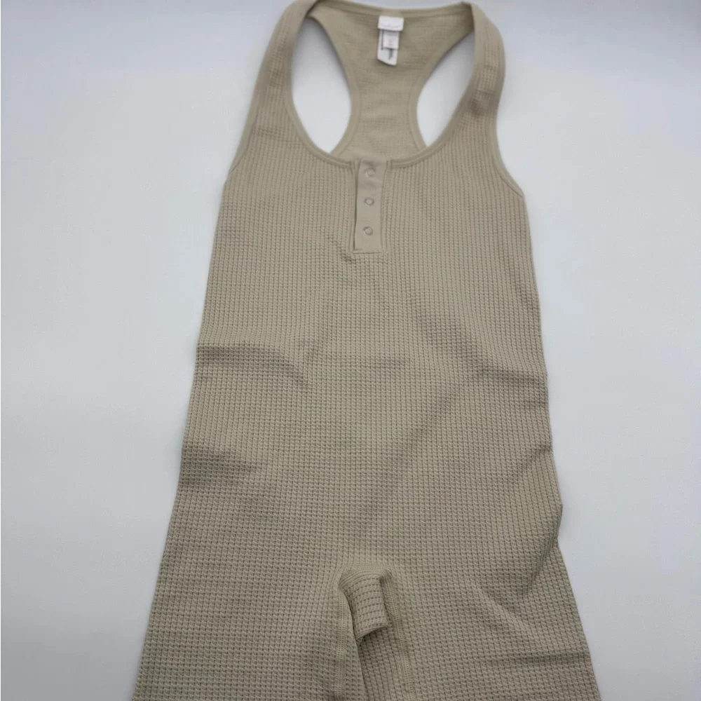 Women's Tan Scoop Neck Racer‎ Back Sleeveless Bodysuit, XS